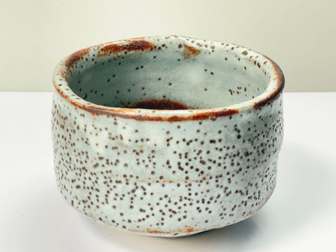Shino Matcha Tea Bowl by Takagi Norikatsu, Hirashō Kiln — Signed, Tomobako