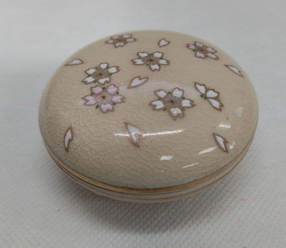 Satsuma Ware Cherry Blossom Kogo Incense Container - Shimazu Kiln