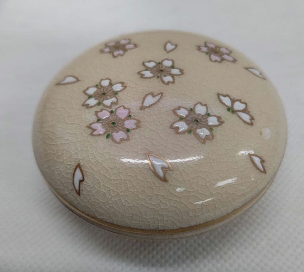 Satsuma Ware Cherry Blossom Kogo Incense Container - Shimazu Kiln