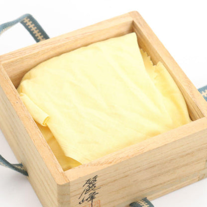 Tame-nuri Lacquer Kogo Incense Box by Sasaki Reiho — Genjiguruma Maki-e with Aogai & Tin Rim