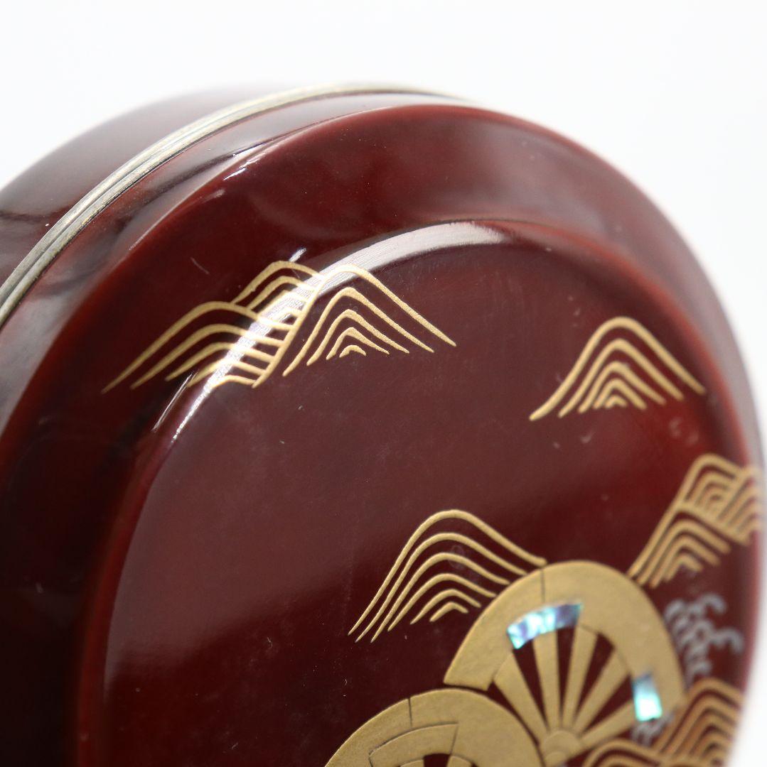 Tame-nuri Lacquer Kogo Incense Box by Sasaki Reiho — Genjiguruma Maki-e with Aogai & Tin Rim