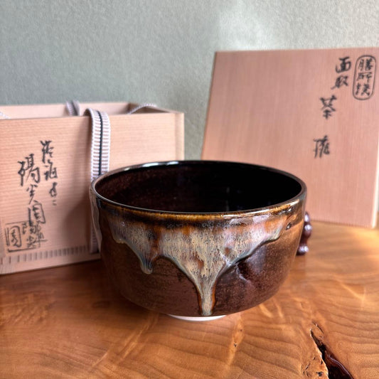 Zeze Ware Faceted Matcha Bowl by Yokaien — Amber Glaze with Milky Drips, Signed Wooden Box