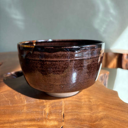 Zeze Ware Faceted Matcha Bowl by Yokaien — Amber Glaze with Milky Drips, Signed Wooden Box