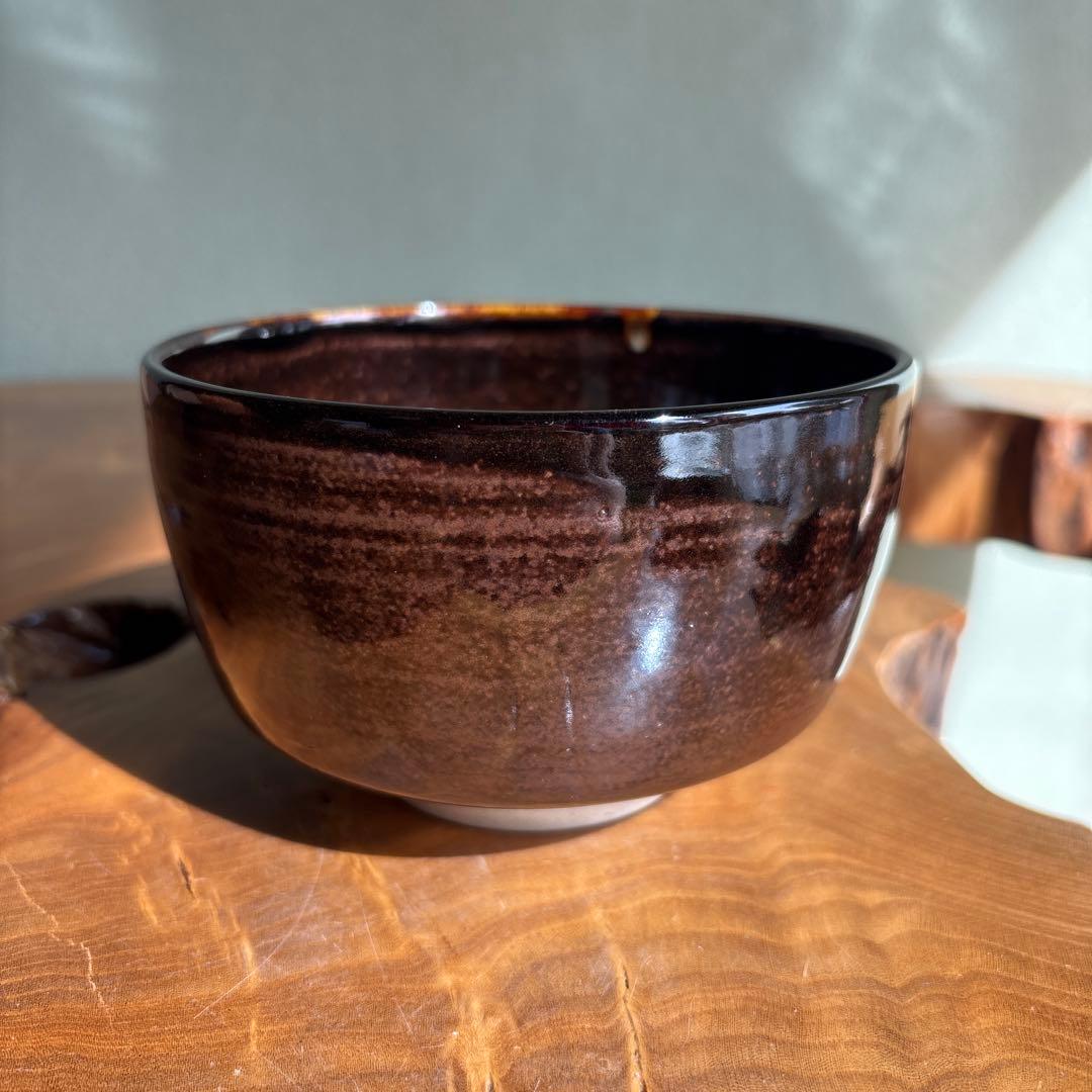 Zeze Ware Faceted Matcha Bowl by Yokaien — Amber Glaze with Milky Drips, Signed Wooden Box