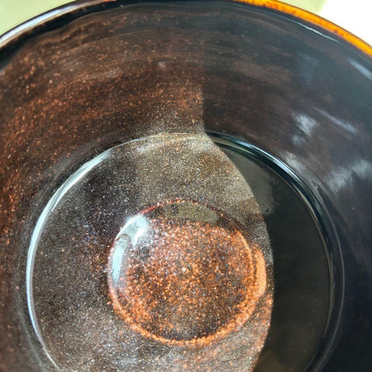 Zeze Ware Faceted Matcha Bowl by Yokaien — Amber Glaze with Milky Drips, Signed Wooden Box