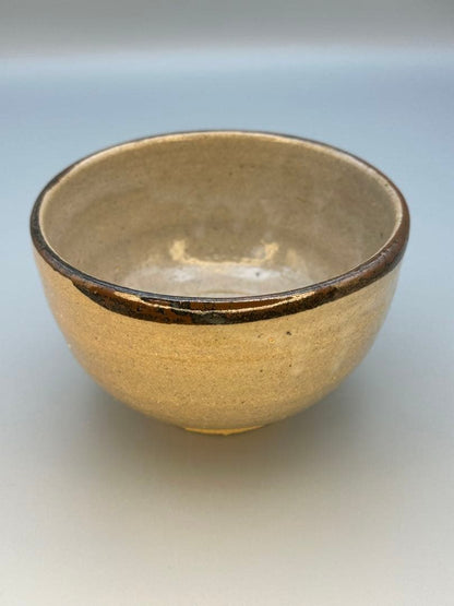 Nakazato Taroemon XIII Karatsu Kawakujira Chawan — Tomobako