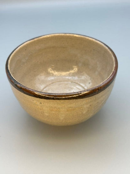 Nakazato Taroemon XIII Karatsu Kawakujira Chawan — Tomobako
