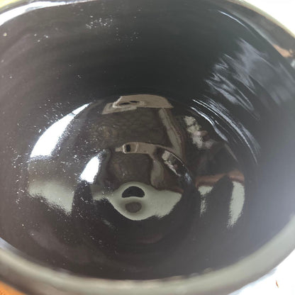Kuro-Oribe Tea Bowl by Shunsou - Black and White Oribe Chawan with Iron-Painted Flower Motif and Signed Box