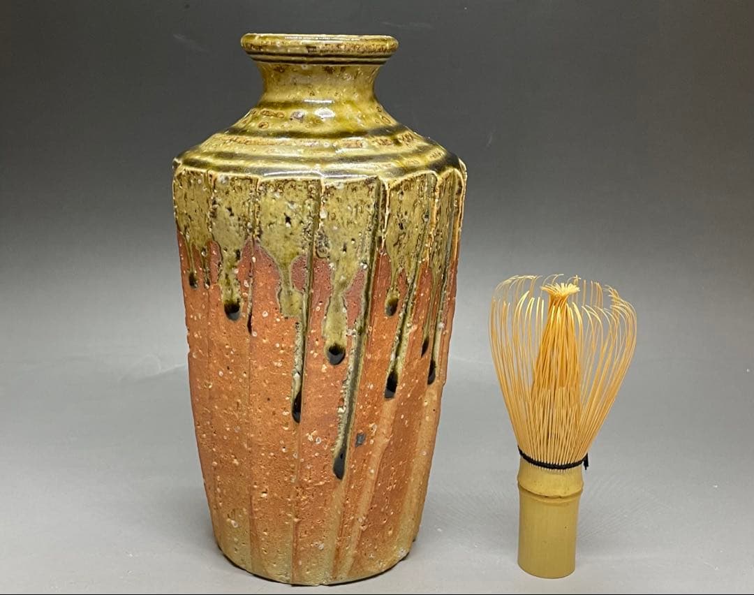 Shigaraki Faceted Flower Vase by Takahashi Rakusai — Natural Ash Glaze, Signed Box