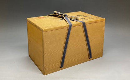Shigaraki Faceted Flower Vase by Takahashi Rakusai — Natural Ash Glaze, Signed Box