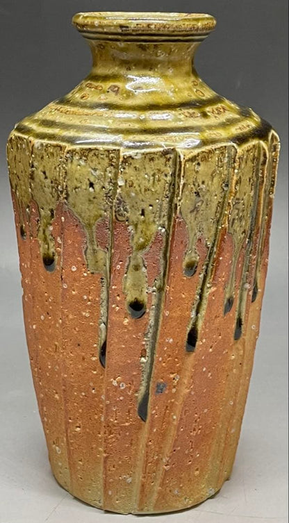 Shigaraki Faceted Flower Vase by Takahashi Rakusai — Natural Ash Glaze, Signed Box