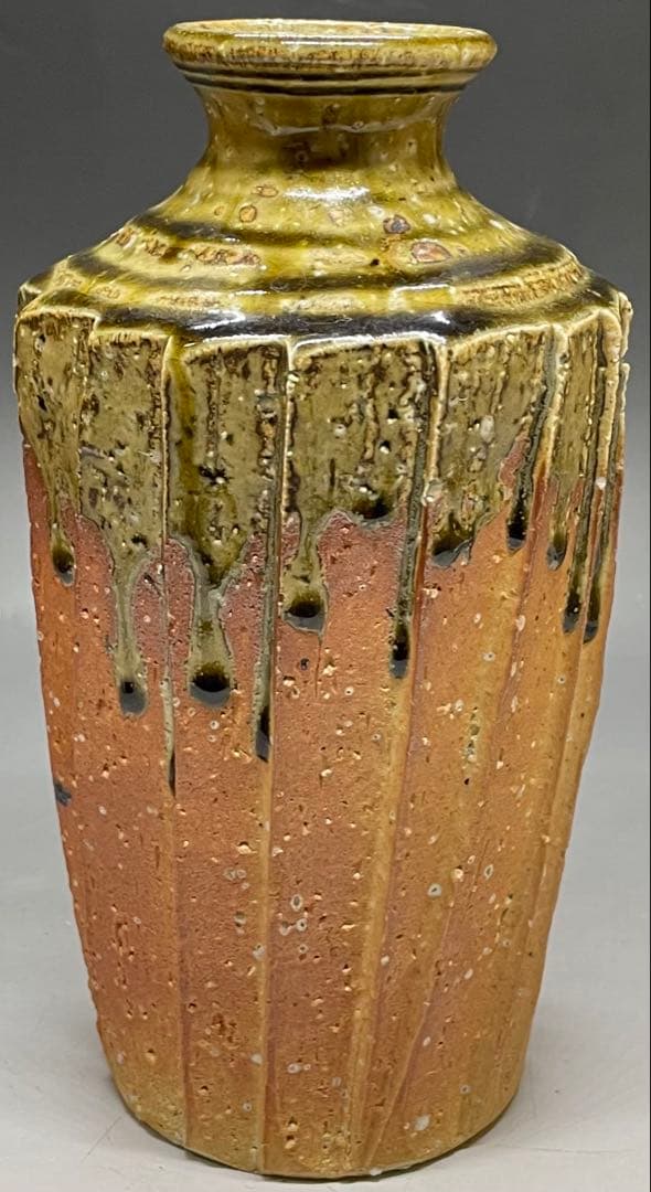 Shigaraki Faceted Flower Vase by Takahashi Rakusai — Natural Ash Glaze, Signed Box