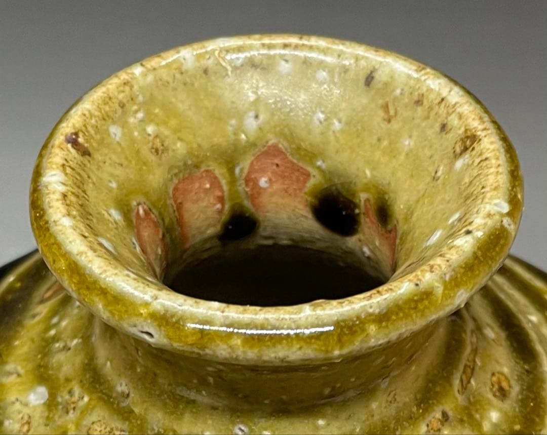 Shigaraki Faceted Flower Vase by Takahashi Rakusai — Natural Ash Glaze, Signed Box