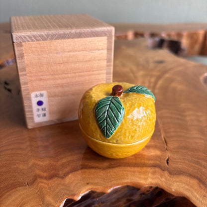 Yuzu Incense Container by Sasaki Shoraku with Original Box, Tea Ceremony