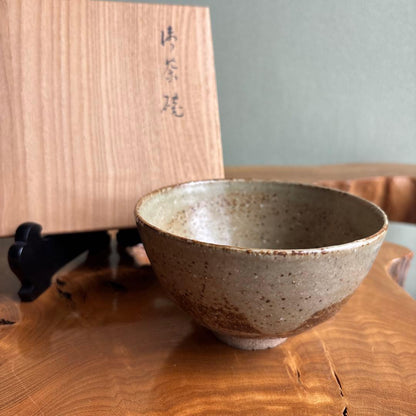 Artist-Signed Karatsu-Style Chawan Tea Bowl Inscribed 'Kiyoshi', Signed Box