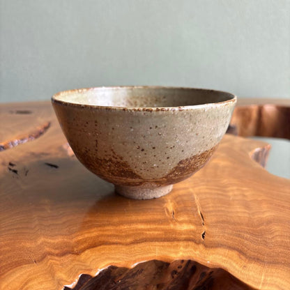 Artist-Signed Karatsu-Style Chawan Tea Bowl Inscribed 'Kiyoshi', Signed Box