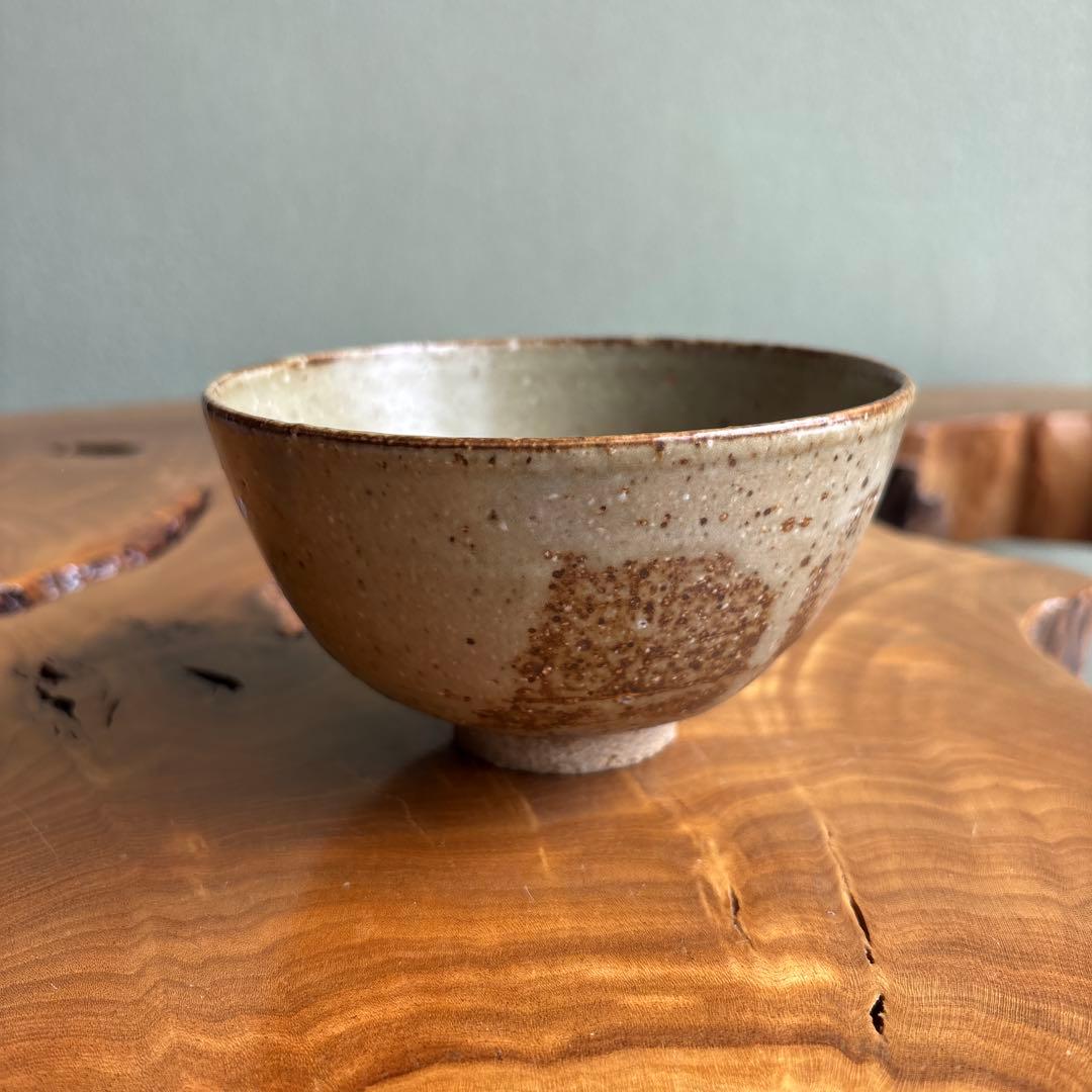 Artist-Signed Karatsu-Style Chawan Tea Bowl Inscribed 'Kiyoshi', Signed Box
