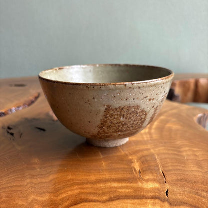 Artist-Signed Karatsu-Style Chawan Tea Bowl Inscribed 'Kiyoshi', Signed Box
