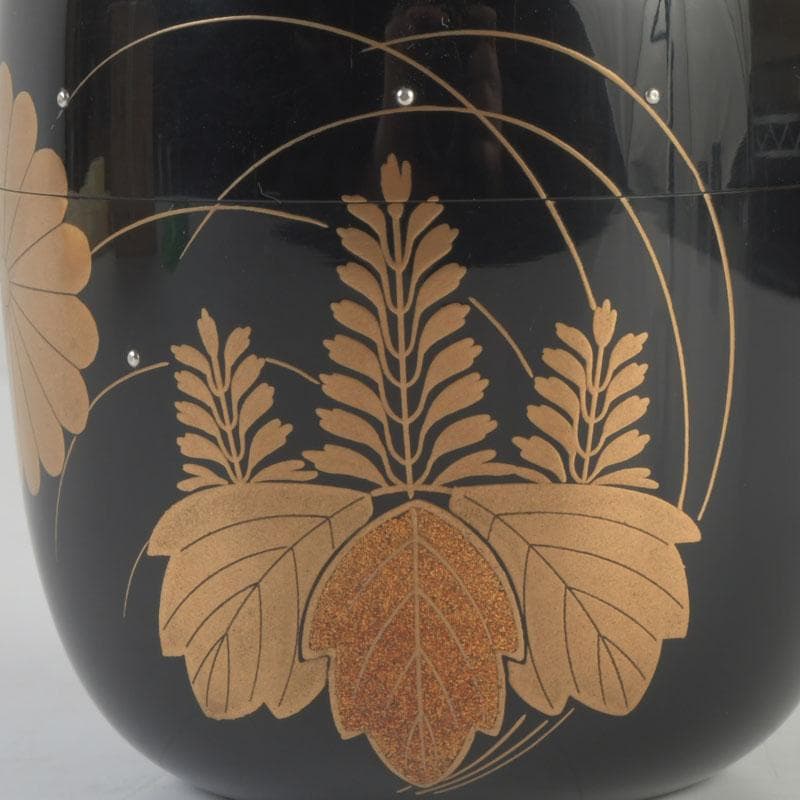 Chrysanthemum Paulownia Maki-e O-Natsume by Goto Doho - Kenchu-sai Attestation Box