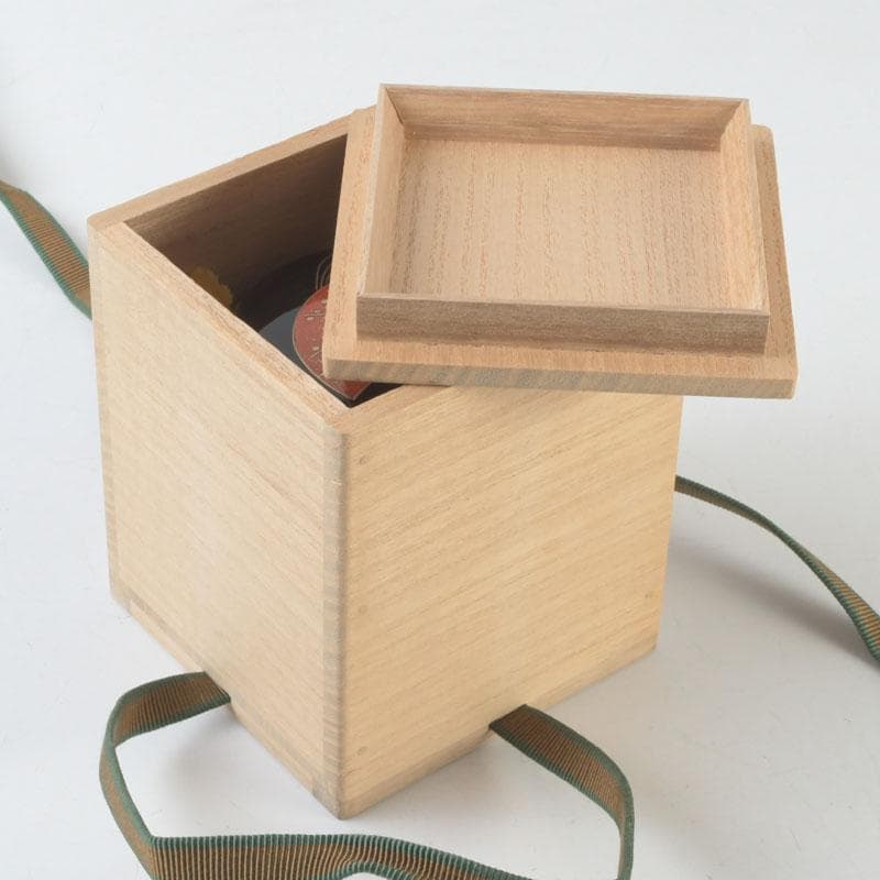 Wajima Lacquer Natsume Tea Caddy — Scattered Fans Maki-e by Maeda Koyo, Tomobako