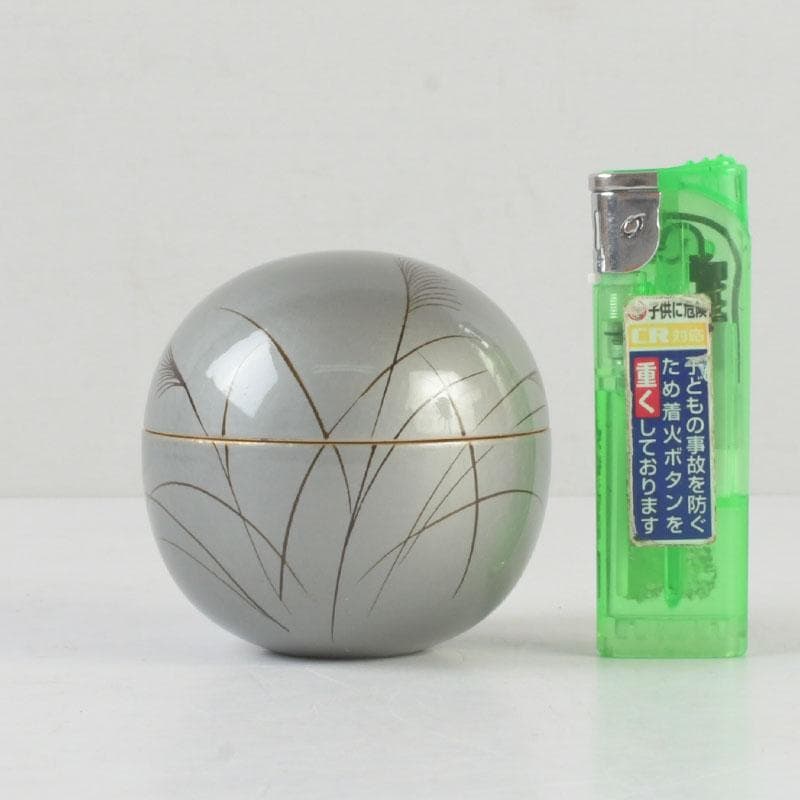 Miyata Sōkei Tsukimi Rabbit Gold Maki-e Maru-Natsume Tea Caddy