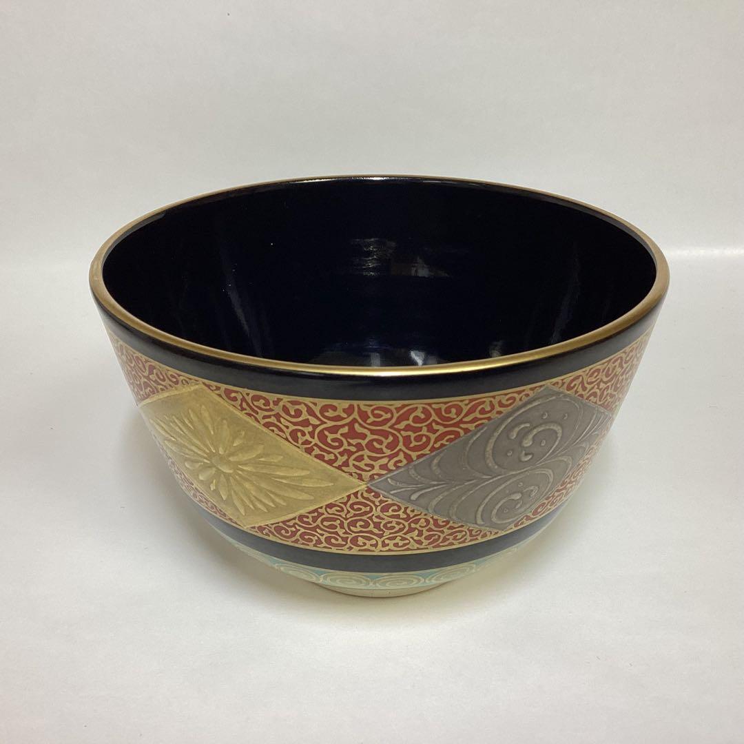 Kato Shoko — Hishi Kikusui Chawan, Indigo & Gold, Tomobako