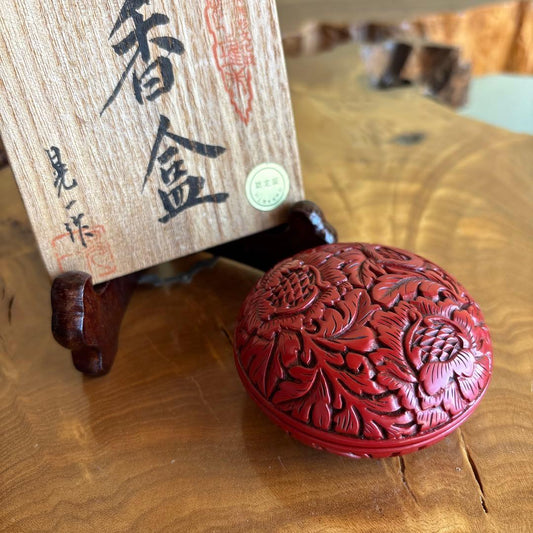 Minohara Koichi | Murakami Tsuishu Kogo | Carved Red Lacquer Peony | Niigata | Tomobako