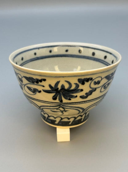 Makuzu Kosai Annan-Style Chawan — Blue Arabesque Tea Bowl from Kyoto's Makuzu Kiln