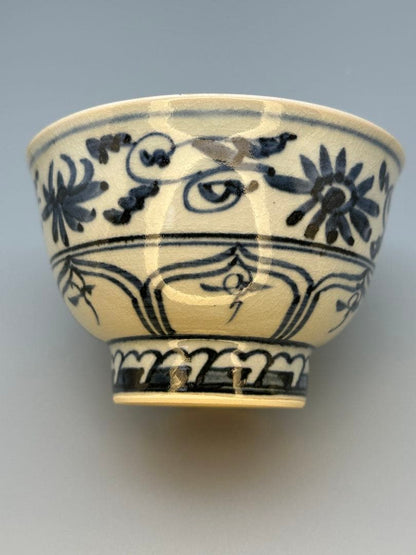 Makuzu Kosai Annan-Style Chawan — Blue Arabesque Tea Bowl from Kyoto's Makuzu Kiln