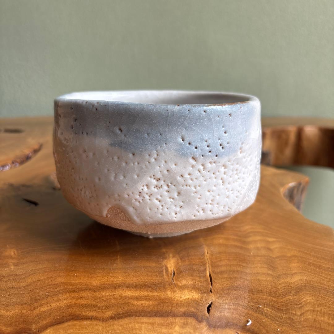 Shino Ware Matcha Tea Bowl by Listed Artist — Feldspar White Glaze with Hiiro, Signed Tomobako
