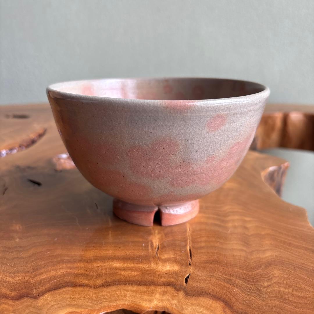 Gohon-de Chawan by Shimizu Hiroshi, Rakuzan Kiln, Soft Pink Gohon Spots on Warm Cream Stoneware with Tomobako