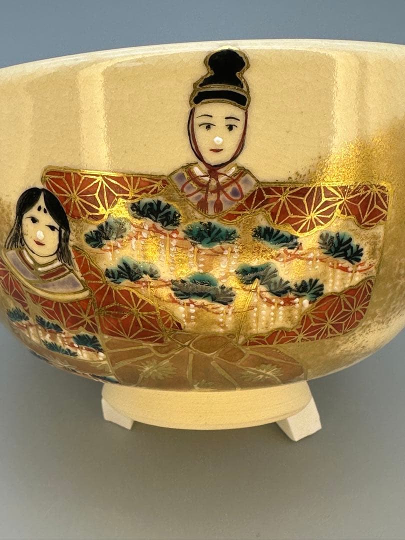 Ninsei-Style Standing Hina Dolls Chawan Tea Bowl by Tanaka Juho