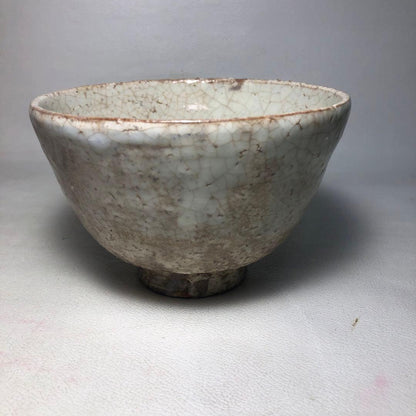Hagi Ware Tea Bowl by Notomi Uun — Daikasan Kiln, Crackle Glaze Chawan with Signed Box