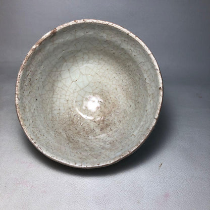 Hagi Ware Tea Bowl by Notomi Uun — Daikasan Kiln, Crackle Glaze Chawan with Signed Box