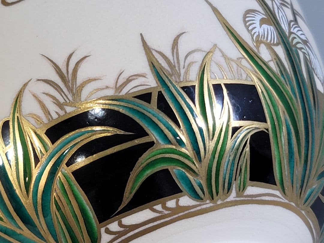 Yatsuhashi Iris Iro-e Chawan by Sugita Shohei — Seikanji Kiln Kyoto