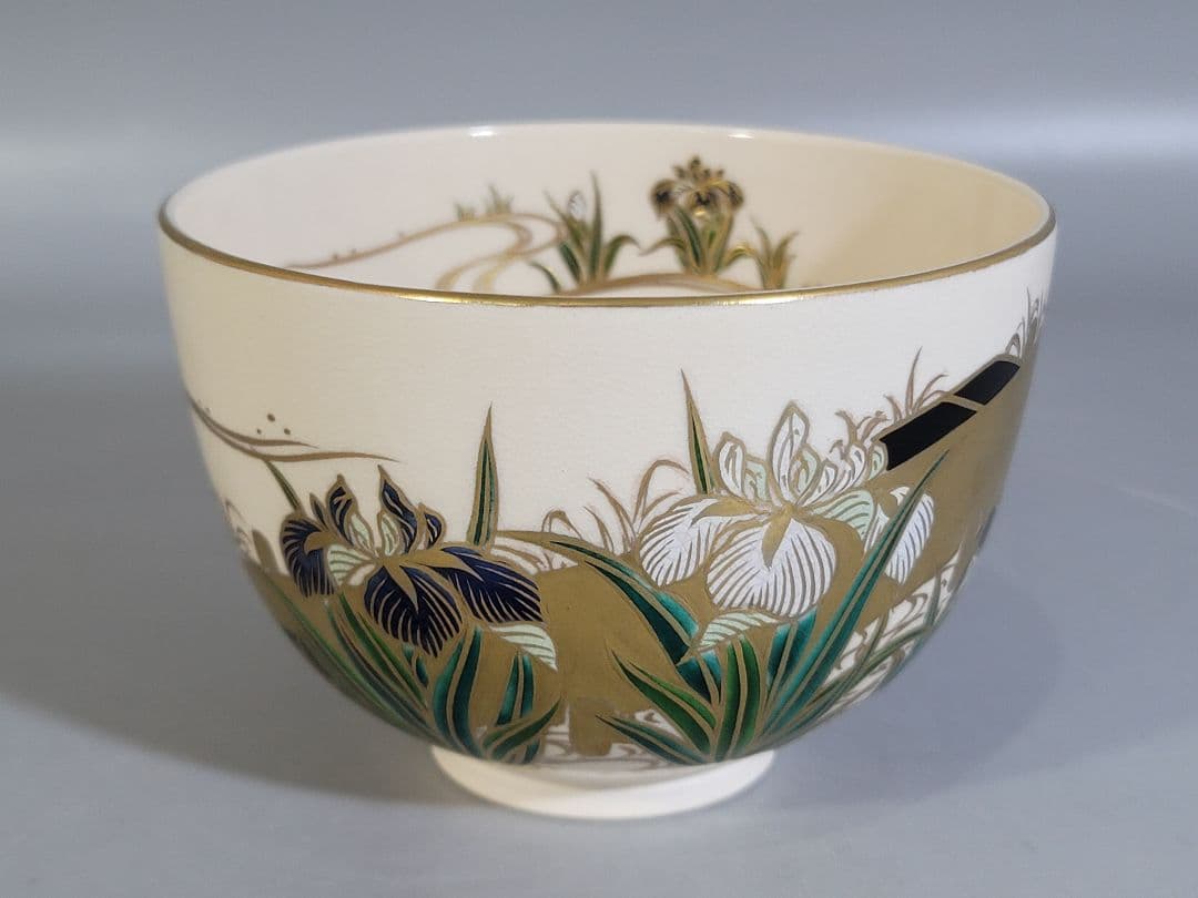 Yatsuhashi Iris Iro-e Chawan by Sugita Shohei — Seikanji Kiln Kyoto