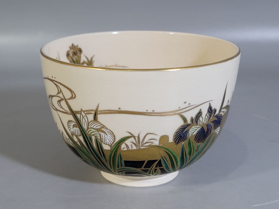 Yatsuhashi Iris Iro-e Chawan by Sugita Shohei — Seikanji Kiln Kyoto