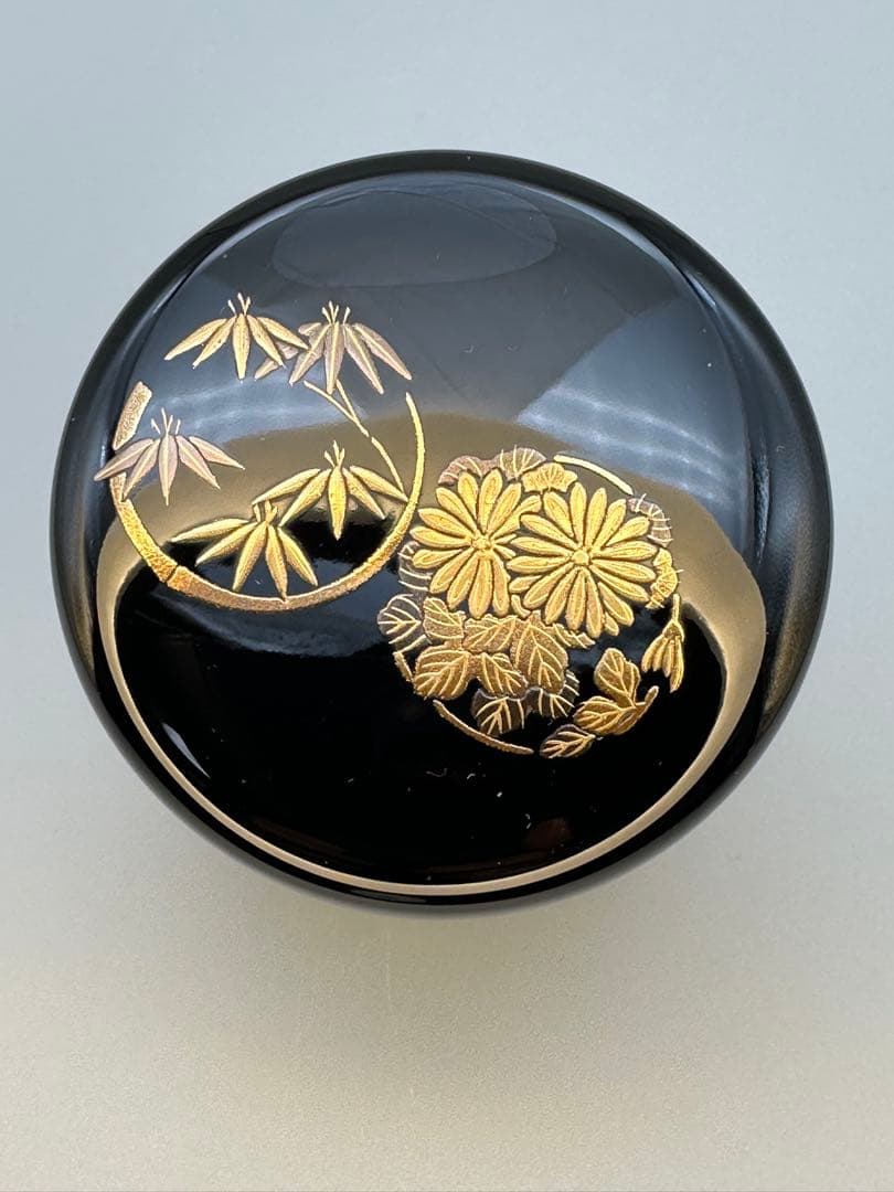 Hanamaru Maki-e Lacquer Tea Caddy by Ikebata Chiho — Natsume
