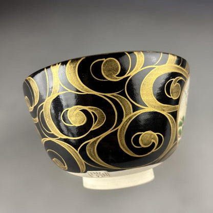 Yamaoka Shozo Kyo-yaki Chawan Black Gold Medallion Crane Tomobako