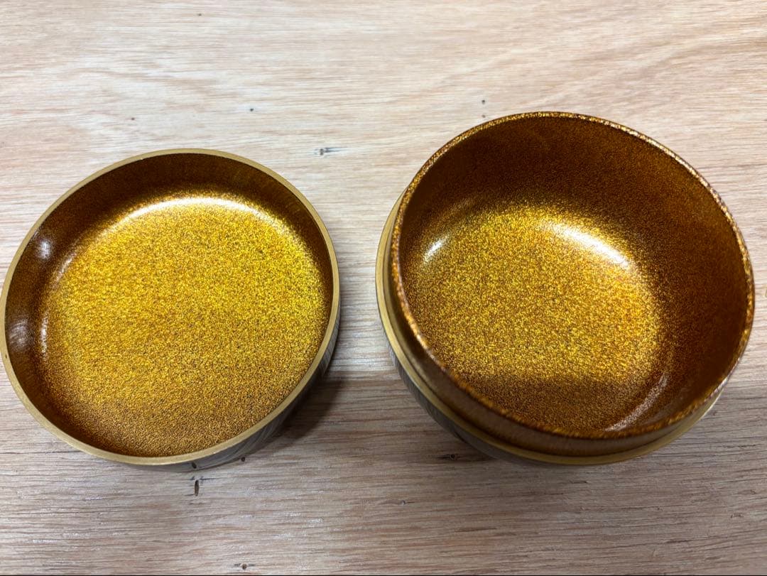 Maki-e Lacquer Hira-Natsume by Kiyose Ikkō — Fan Shiogama Motif Kin-Sunago Interior