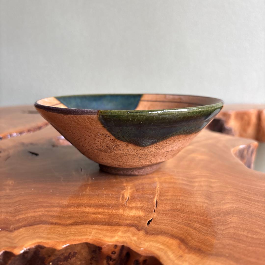 E-Oribe Hira Chawan Japanese Matcha Tea Bowl — Iron Brush Reed Motif, Green Copper Glaze, Mino Ware Studio Pottery