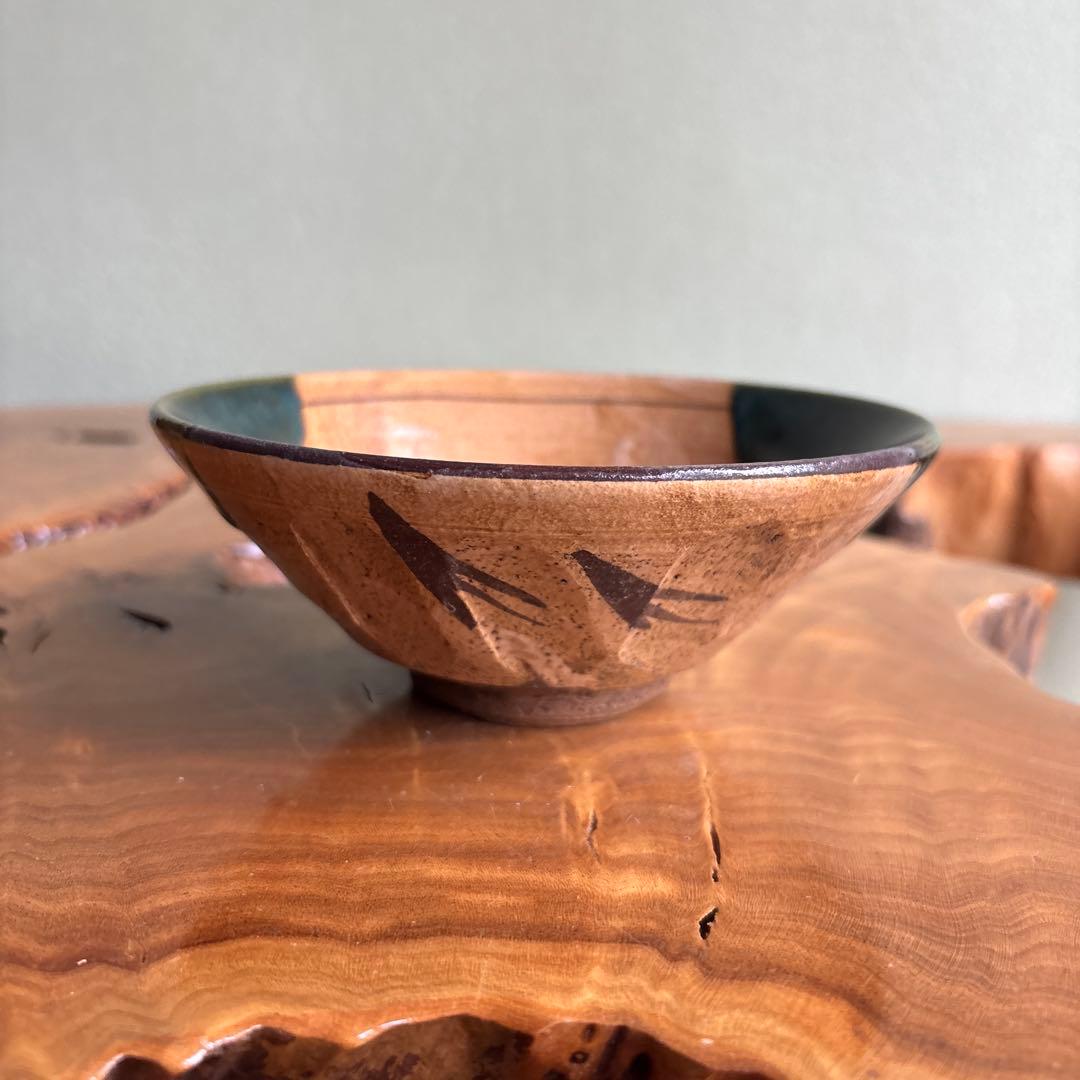 E-Oribe Hira Chawan Japanese Matcha Tea Bowl — Iron Brush Reed Motif, Green Copper Glaze, Mino Ware Studio Pottery
