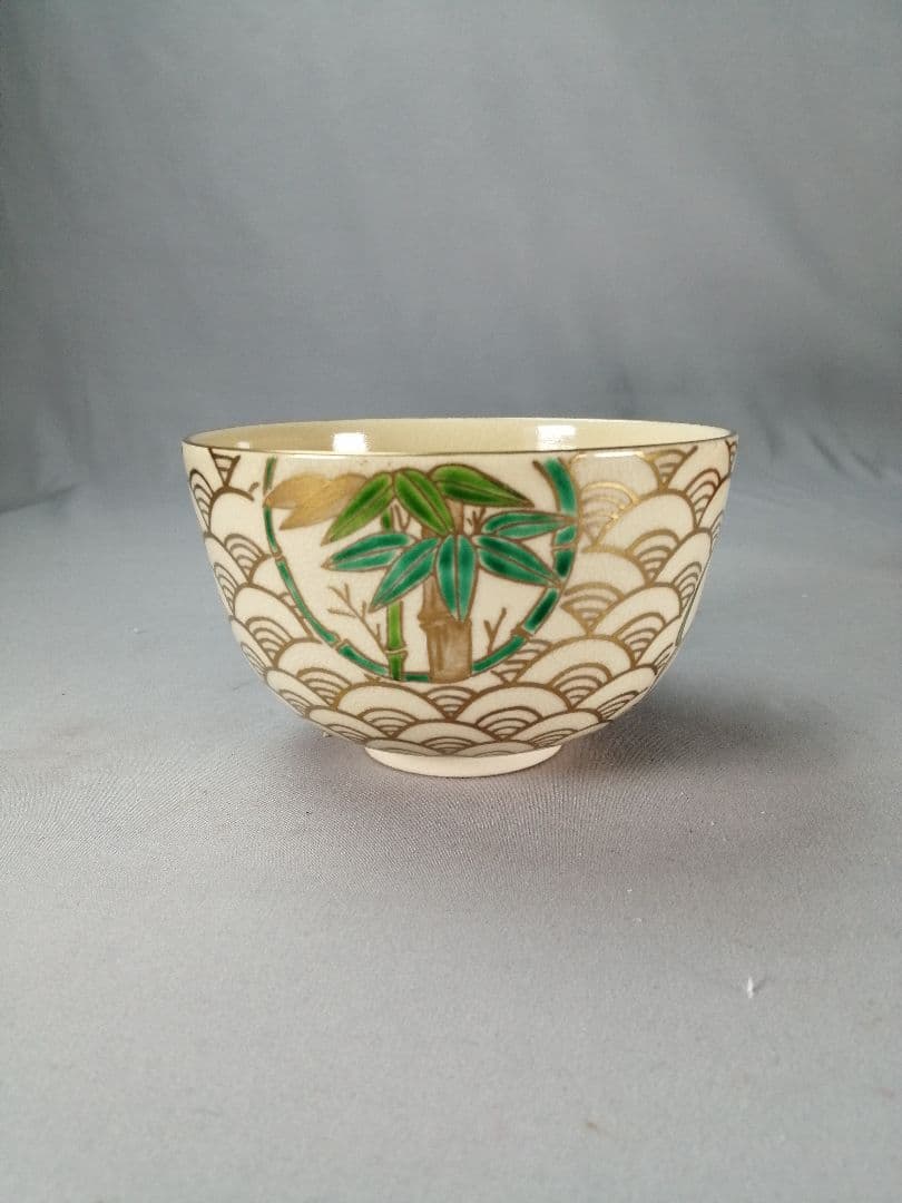 Ninsei-Style Overglaze Chawan — Narutaki Kiln Jogaku, Plum Wave, Signed Box