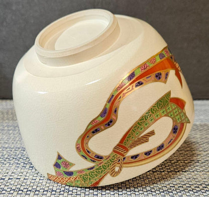 Nishio Zuiho Kinran-iro-e Noshi Design Tea Bowl — Kyo-yaki Chawan
