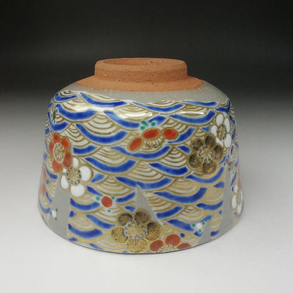Kenzan Plum Blossom Tea Bowl by Omuro-gama - Seigaiha Gold