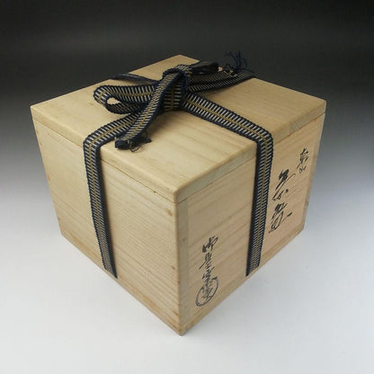 Kenzan Plum Blossom Tea Bowl by Omuro-gama - Seigaiha Gold