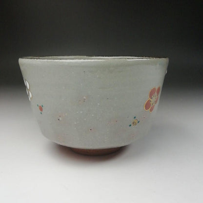 Kenzan Plum Blossom Tea Bowl by Omuro-gama - Seigaiha Gold