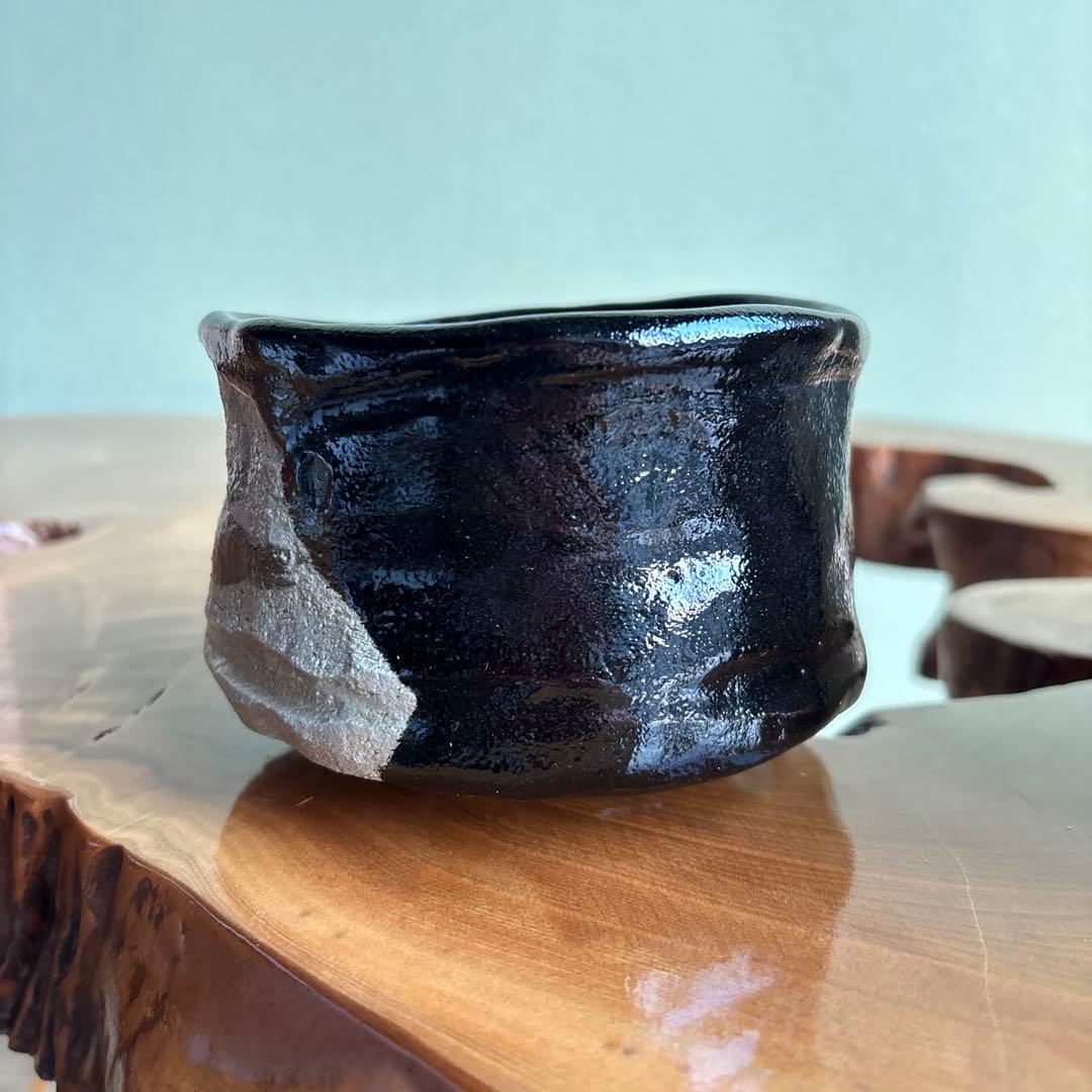 Kuro-Oribe Tea Bowl Aoba-kaze by Junri — Black Glaze Wabi Chawan