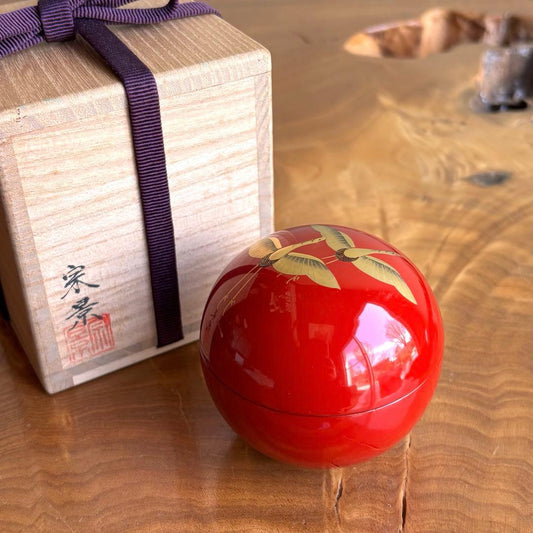Miyata Sokei Tombo Maki-e Natsume — Echizen Master, Spherical Vermillion with Gold Dragonfly, Signed Box