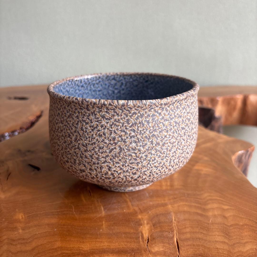 Nashiji Textured Matcha Bowl by Yokota Kenraku (Toko) — Omaki Kiln, Deep Indigo Interior, Signed Box